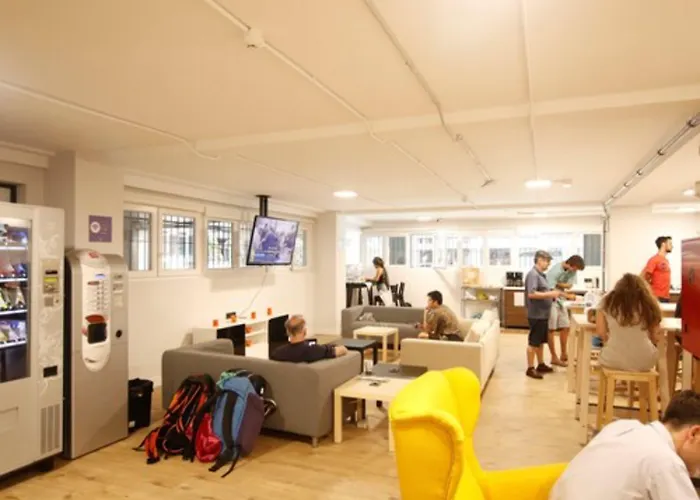 Metropolitan By Bossh! بيت شباب *