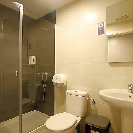 Metropolitan By Bossh! Hostal