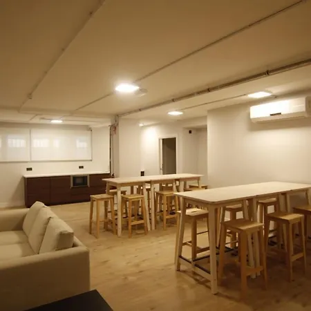 Metropolitan By Bossh! Hostal