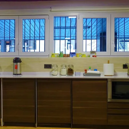 Metropolitan By Bossh! Hostal